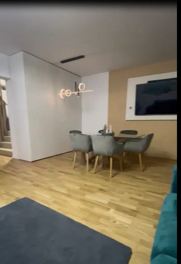 Corp mobilier cu uși pliante articulate realizat la comandă în Mediaș