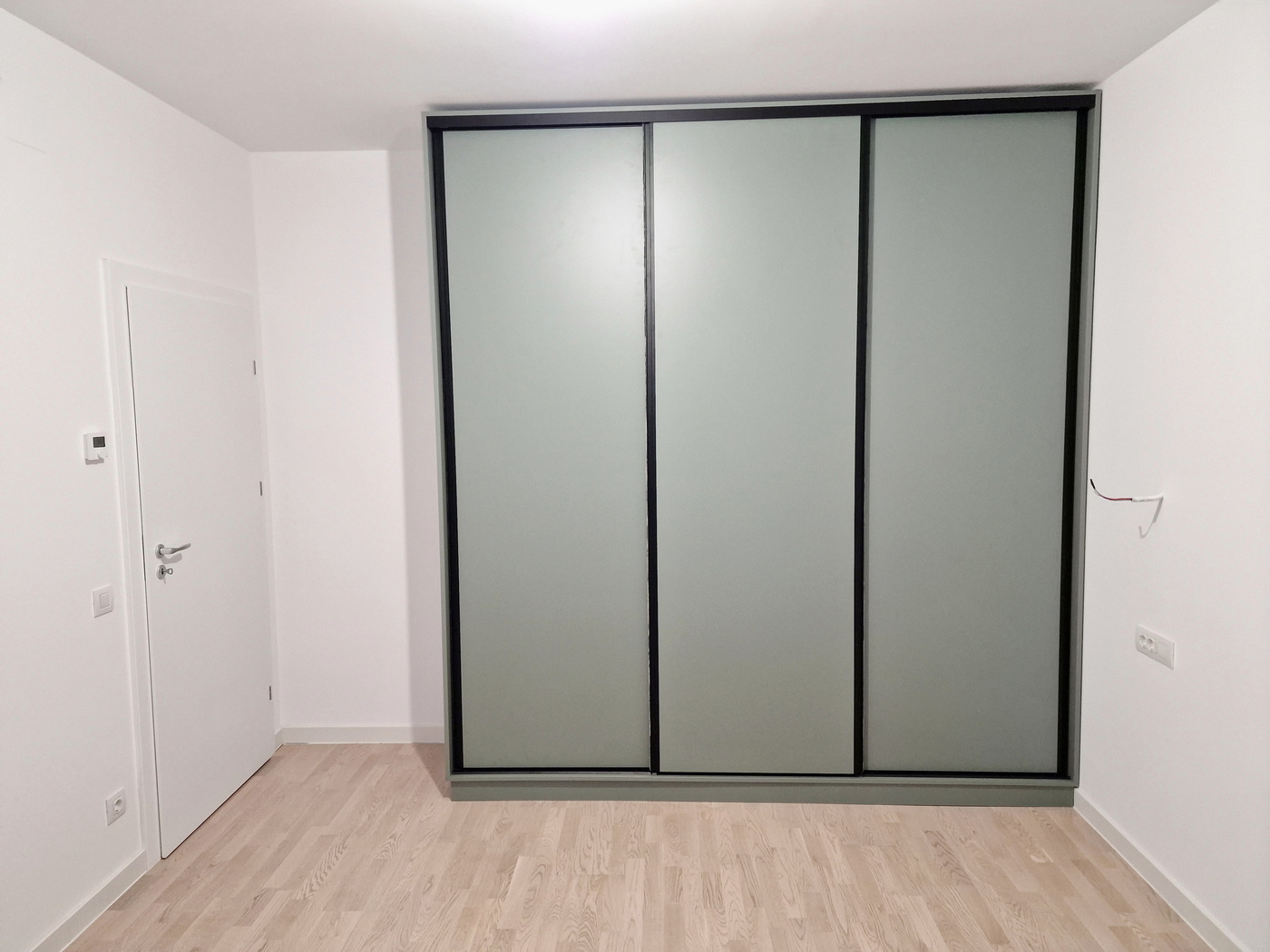 Dressing cu 3 uși glisante, realizat pe comandă în București