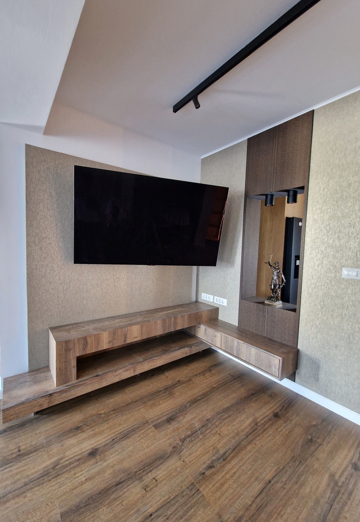 Mobilier living la comandă – comodă TV suspendată cu corpuri îmbinate la 45°, Bacău